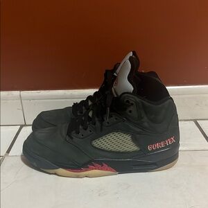 GORE-TEX Jordan 5 amazing condition